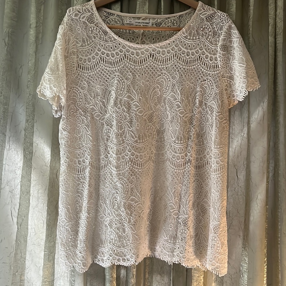SOLD Maurices Cream Color Lace Cap Sleeves Blouse